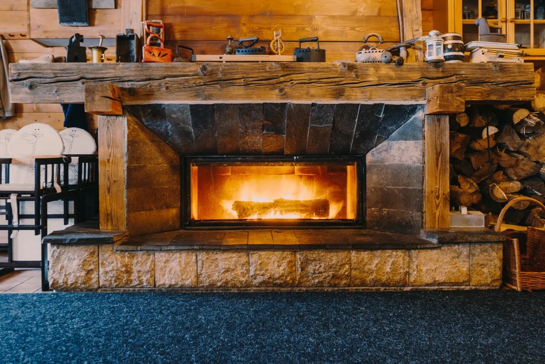使用燃木壁炉环保吗？